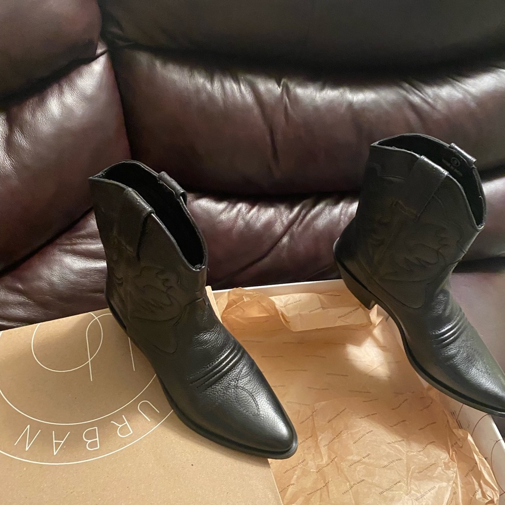 Lynn Cowboy boots leather sz 8